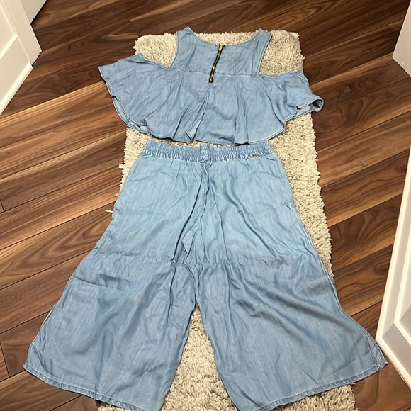 Set of top and wide legs pants from guess brand - Picture 6 of 6